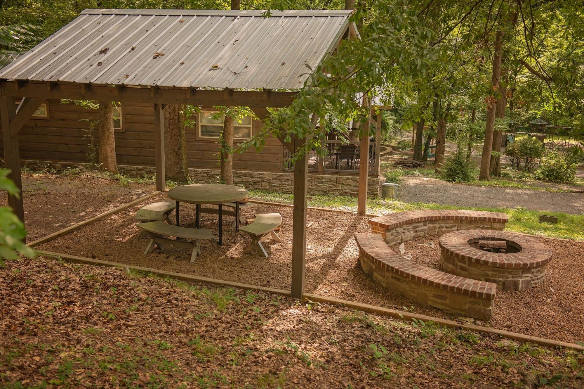 Ryon Tiny Home Cabin City-Side Rustic Retreat 채터누가 외부 사진